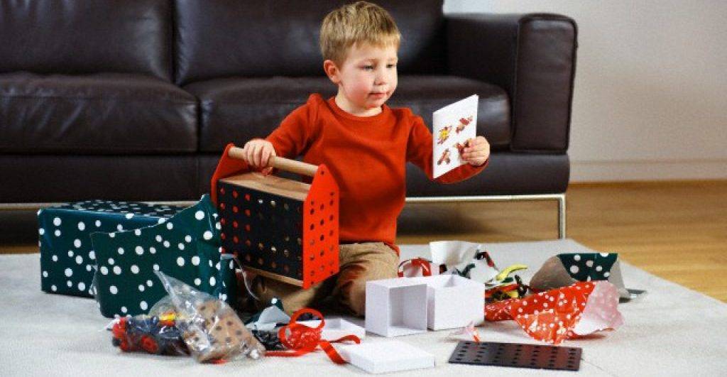 Что подарить мальчику на 3 года?: лучшие подарки трехлетнему ребенку. какую игрушку можно подарить сыну и крестнику?