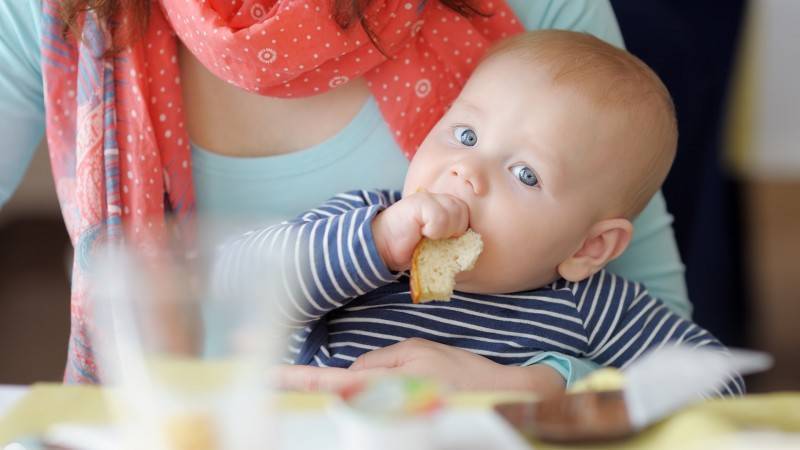 Ребенок ест много сладкого. как отучить? 2 способа. как накормить ребенка, если он не ест