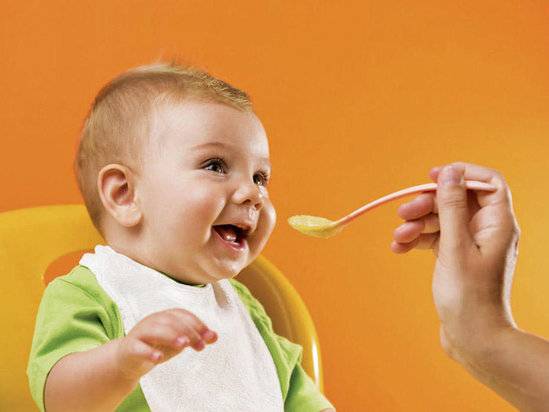 Как накормить ребенка: 10 правил