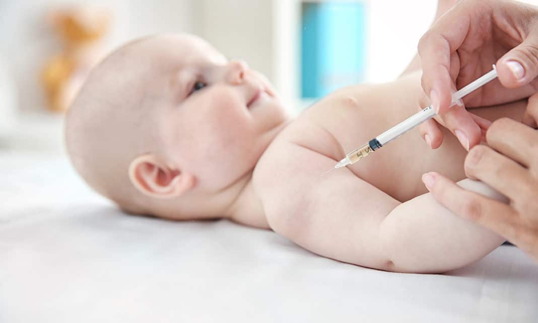 Прививки новорожденным в роддоме