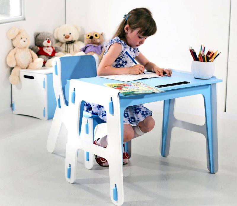 Детский столик со стульчиком
