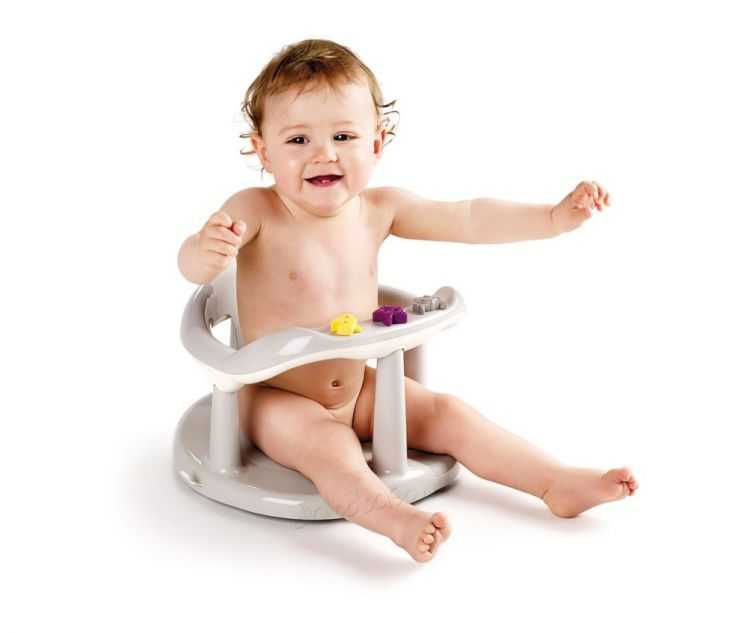 Стульчик для купания малыша в ванной (39 фото): детское сиденье для ванны, с какого возраста можно купать со стульчиком, конструкция для детей happy baby