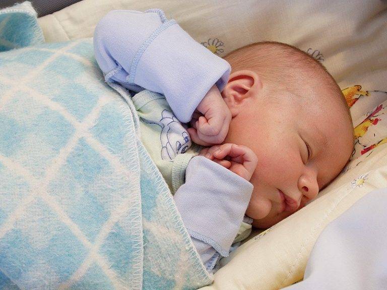 Новорождённый ребенок кряхтит — в чём причины такого поведения. что делать, если новорожденный ребенок кряхтит