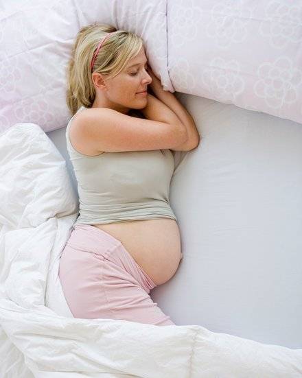 Можно ли лежать на животе во время беременности - medical insider