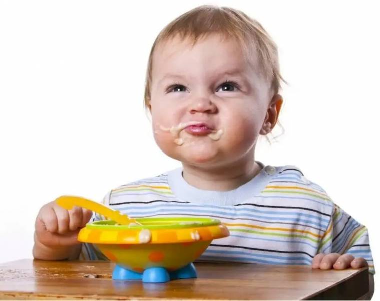 Как научить ребенка жевать твердую пищу: способы и советы доктора комаровского