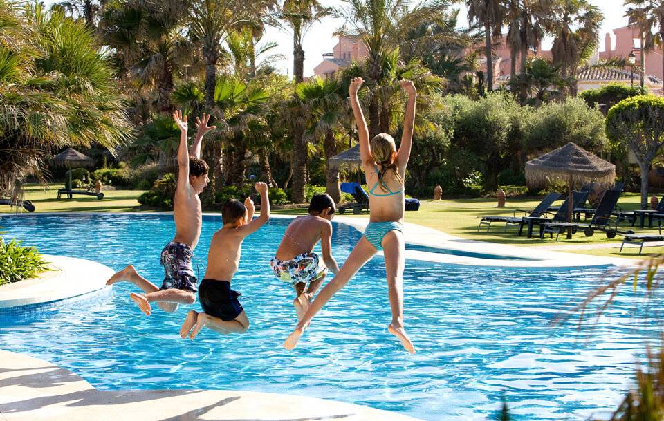 Где лучше отдыхать в испании с детьми: топ лучших курортов