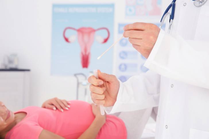Когда гинеколог может определить беременность при осмотре