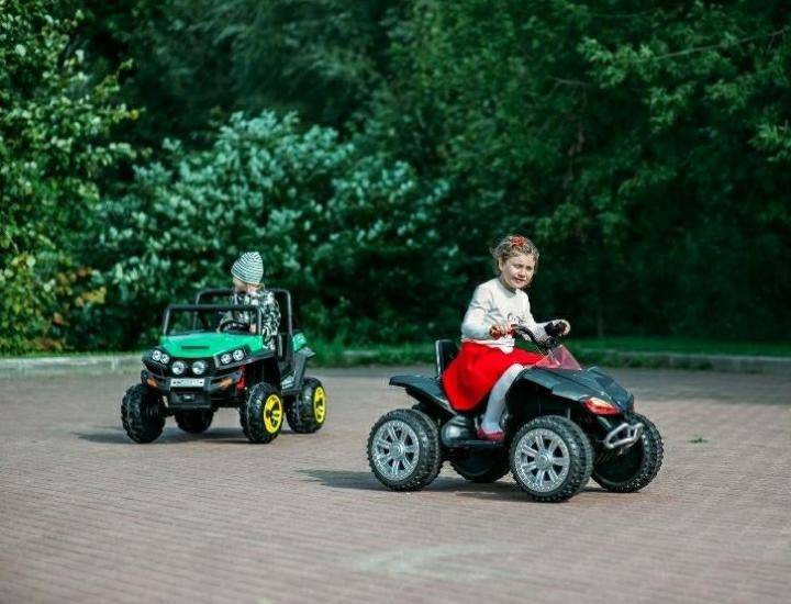 Детские квадроциклы от 3 лет (24 фото): обзор моделей на бензине и электрических на аккумуляторе с резиновыми колесами