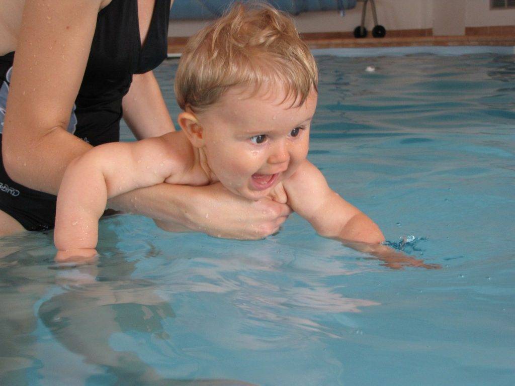 Грудничковое плавание. базовый модуль. работа на ваннах и в бассейне • ассоциация поддержки и развития раннего и грудничкового плавания