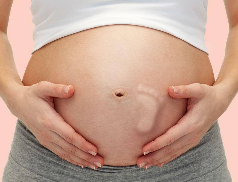Ребёнок икает в животе при беременности: почему это происходит, как определить и что делать?