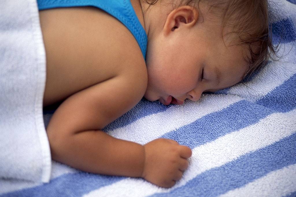 Почему ребенок плохо спит? причины, проблемы и их решение