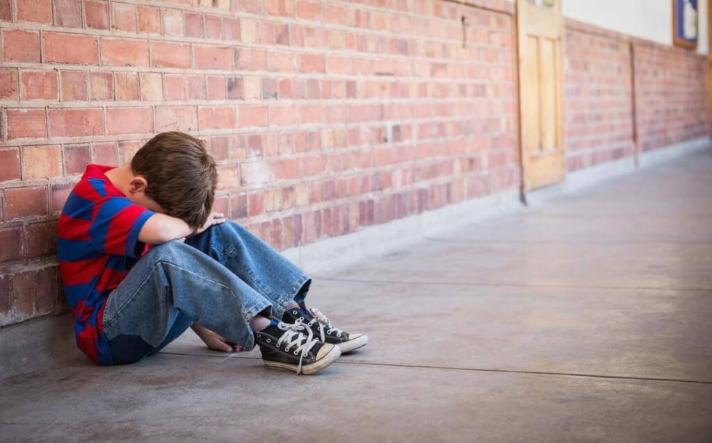 Ребенок-невидимка: чем может быть опасно одиночество в детстве?