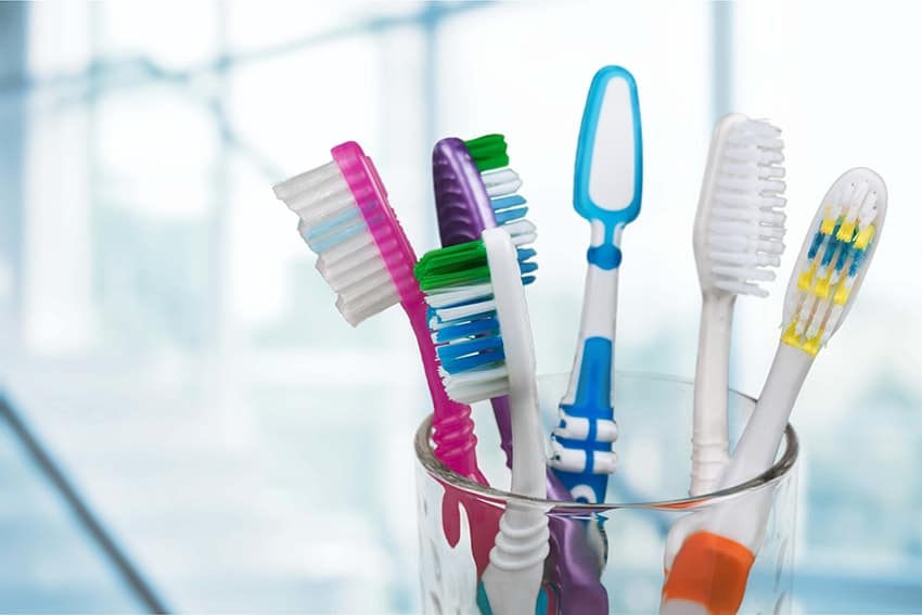 Как выбрать электрическую зубную щётку в 2021 году: рекомендации и отзывы стоматологов