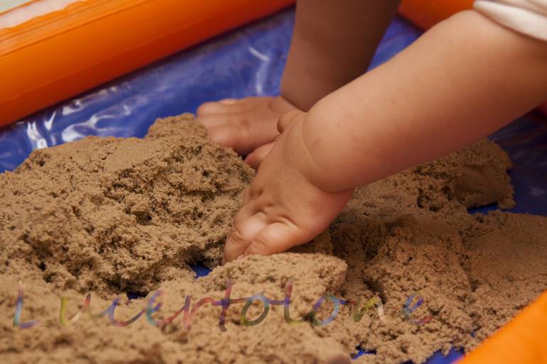 Кинетический песок своими руками: состав и способ использования
