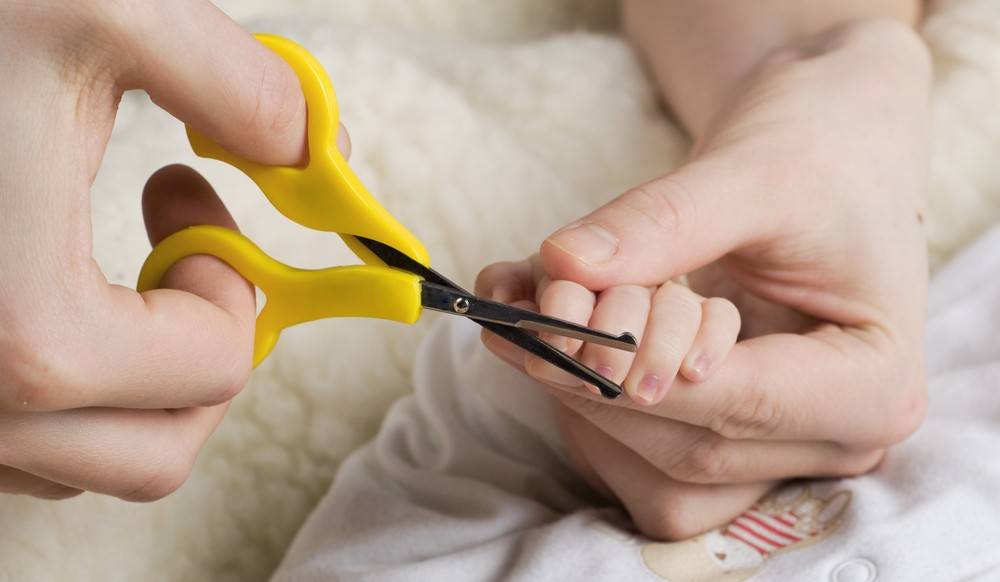 Как правильно стричь ногти ребенку? когда можно начинать стричь на руках и ногах? | yamama