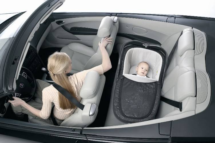 Перевозка младенца в автомобиле: как делать это правильно и безопасно? - мамин советник