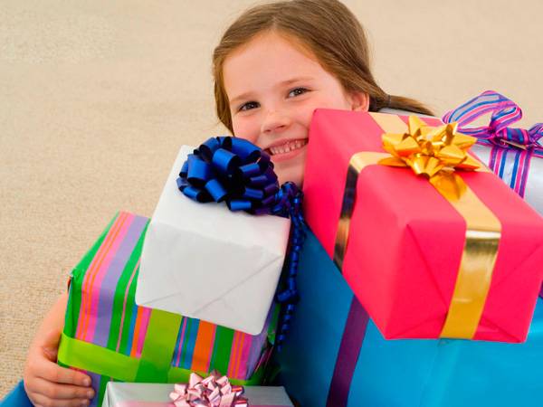 Подарок на день рождения своими руками (200 фото) - обзор лучших вариантов + инструкция для начинающих и детей