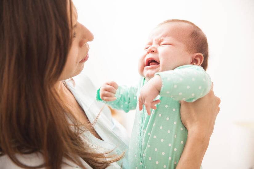 Плач новорожденного. как успокоить ребенка