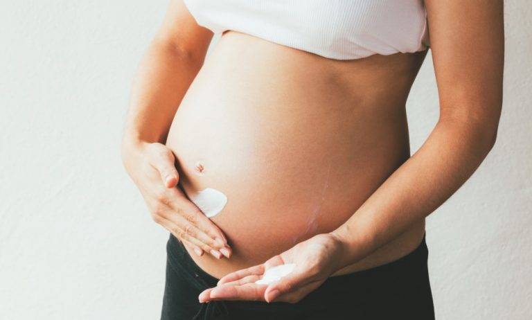 Как бороться с растяжками во время беременности